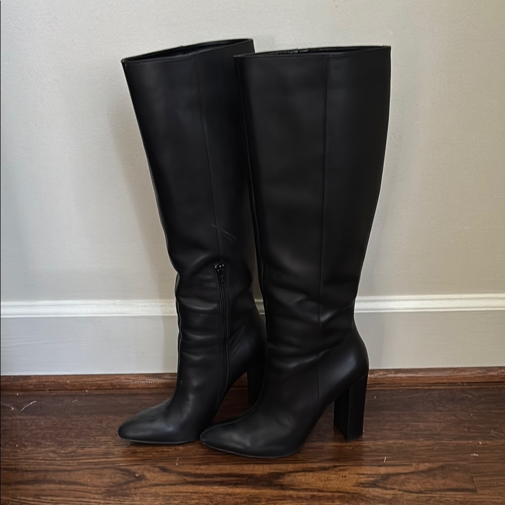 Villa Rouge tall black boot
